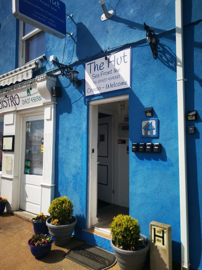 The Hut Wales - A Sea Front Inn Холихед Экстерьер фото